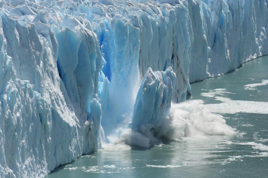 Без сезонен арктичен лед още преди 2050 г.