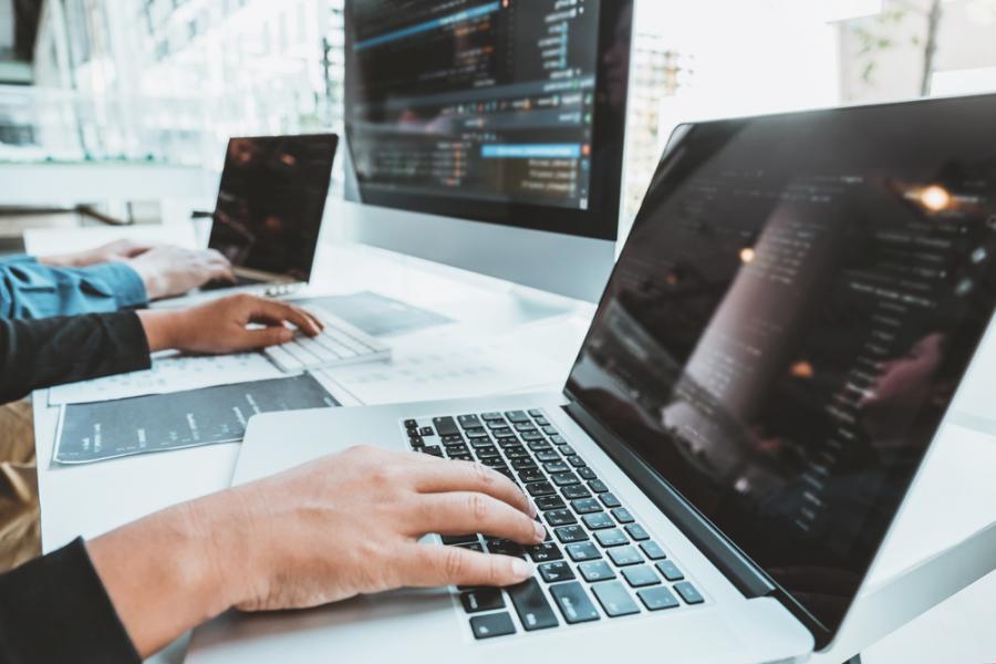 Безплатни курсове и достъпна сертификация за всички желаещи да надградят знанията си и постигнат успешна професионална реализация