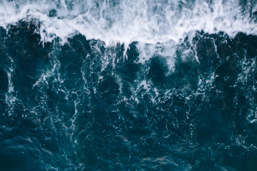 Защо океанът действа като гигантски буфер, който забавя ефектите на глобалното затопляне и каква е цената на това?
