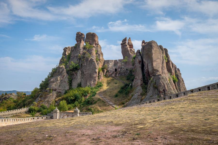 Илон Мъск се възхити на Белоградчишките скали и ги оприличи с нещо нереално
