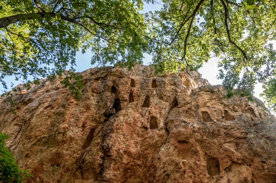 Глухите камъни: светилището, което крие още своите тайни