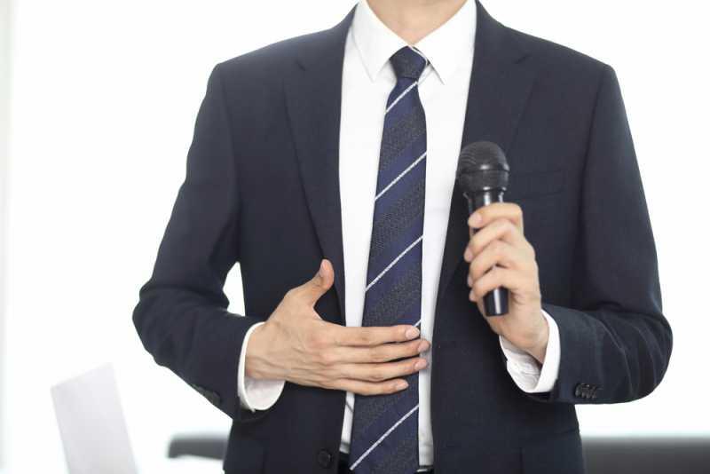 Тези жестове са излишни!