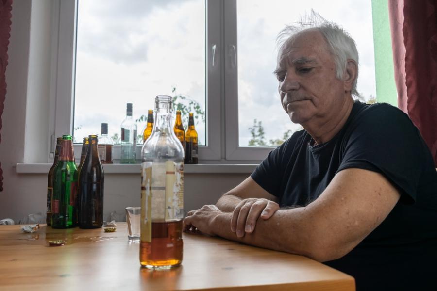 Виц: Помага ли внукът на дядото?