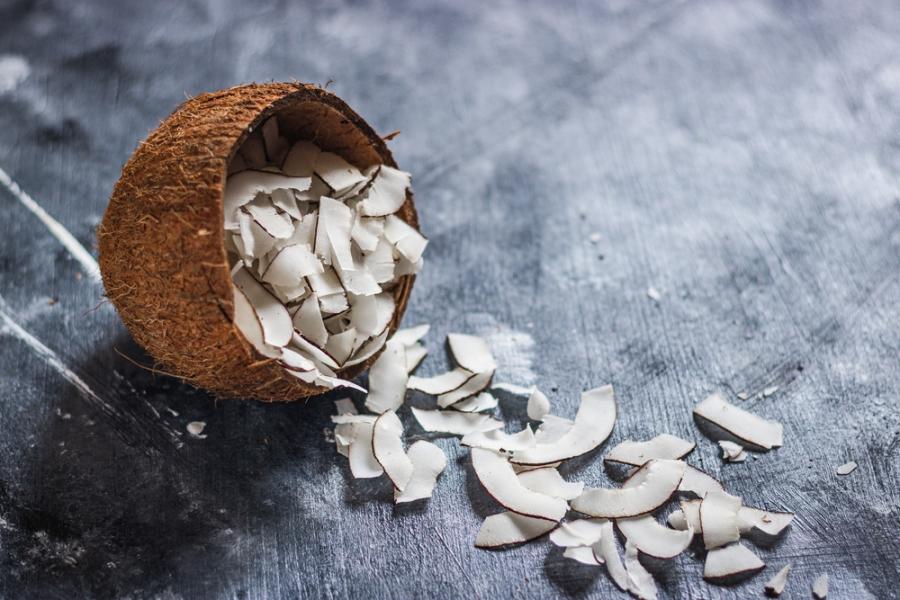 За стройна фигура: 3 причини защо трябва да ядете кокосов чипс