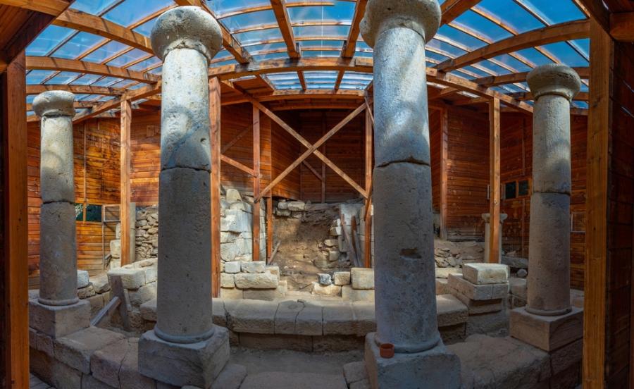 Тракийският храмов комплекс в село Старосел – най-големият царски комплекс с мавзолей, открит досега