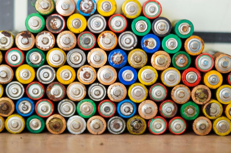 Злощастната причина, поради която жена поглъща 55 AA и AAA батерии