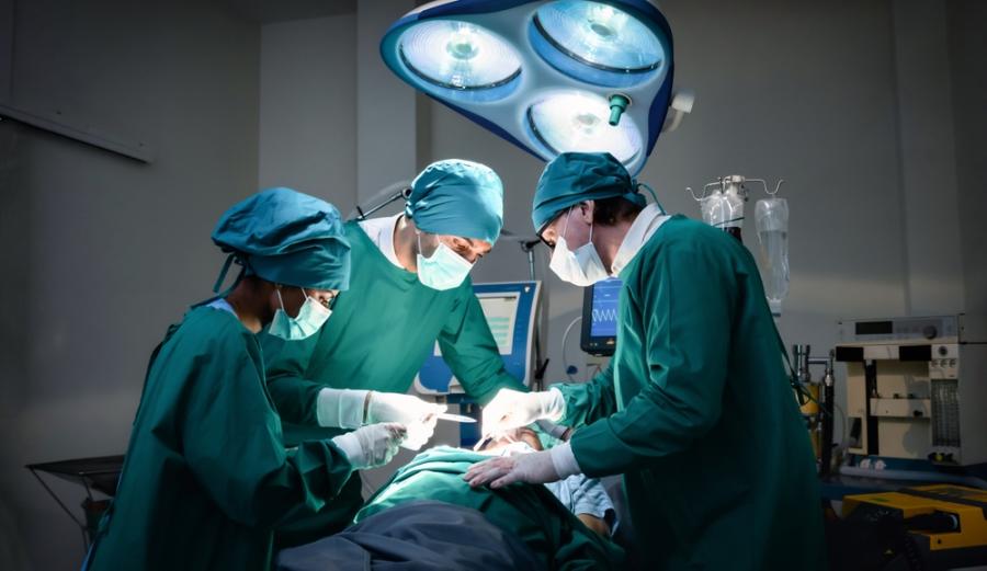 Как един обикновен „хлабав възел“ може да помогне на хирурзите да извършват съвършения шев