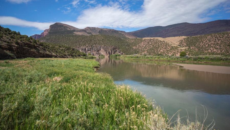 Как тази река тече „нагоре“? Геолози имат потенциално обяснение