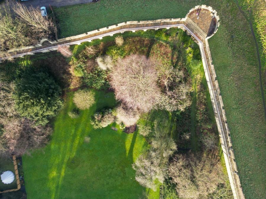 Микропластмасата вече прониква и в археологически останки