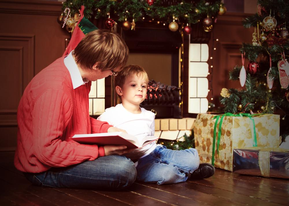 Виц: Тате, Дядо Коледа как побира в чувала подаръците за всички деца по света?