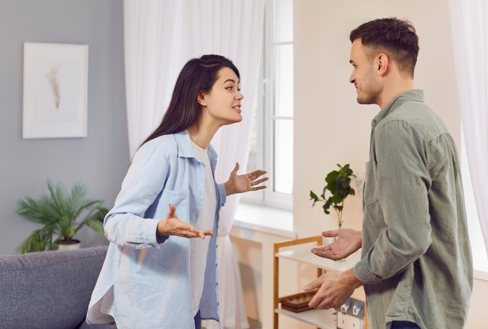 Виц: Най-накрая си сменил чорапите, които носеше от два месеца!