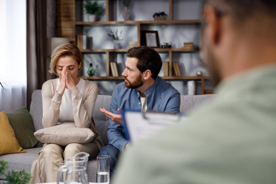 Виц: Семейна терапия