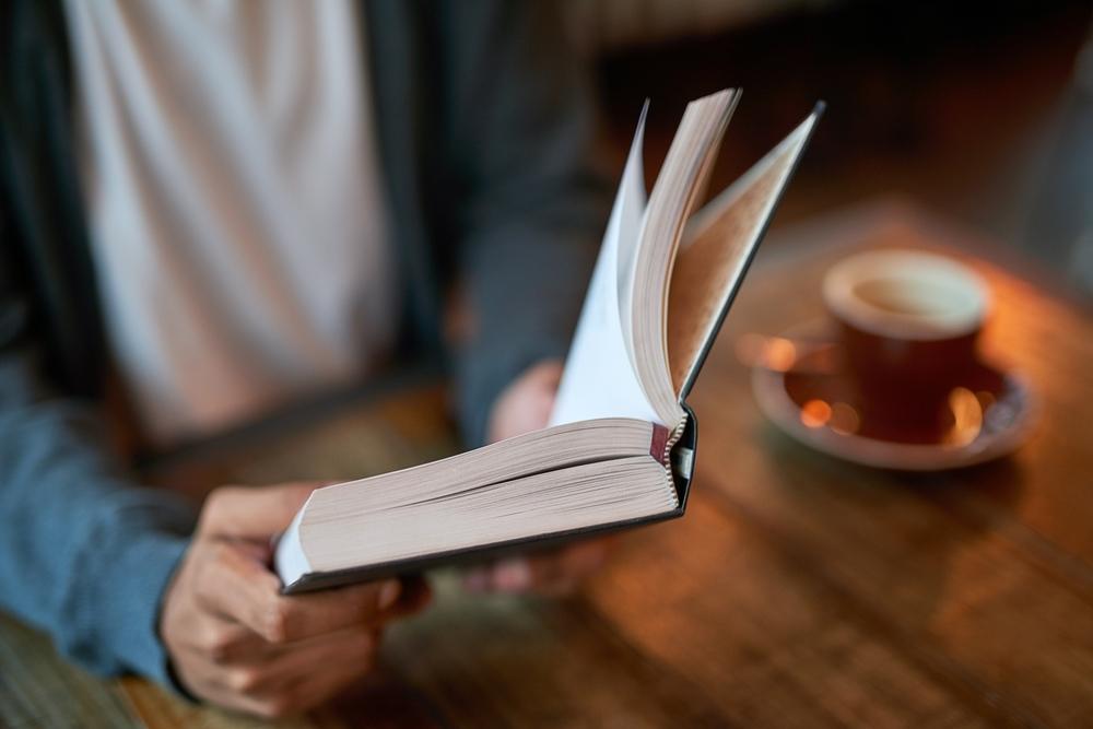 Виц: Колко струва този книгоразделител?