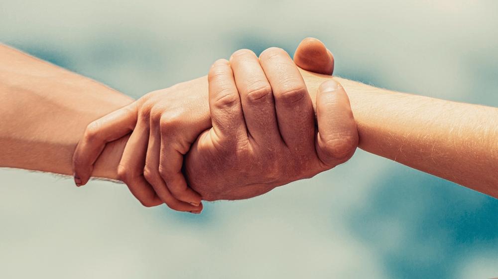 Виц: Помогни на някого в беда