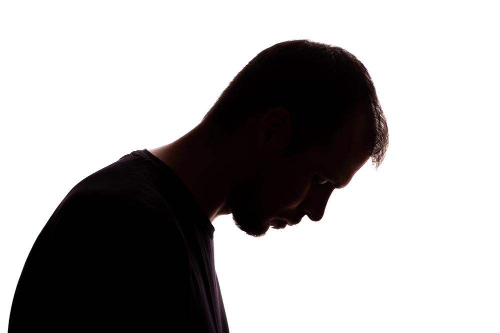 Пиша това, докато седя в стаята, която някога беше изпълнена с плакати на супергерои и мирис на ученически несесери