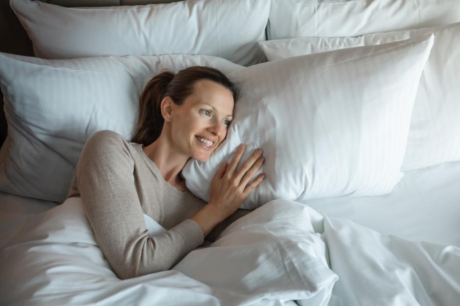 Виц: Как се приспива жена на 8, 18, 28, 38, 48 и 58 години?