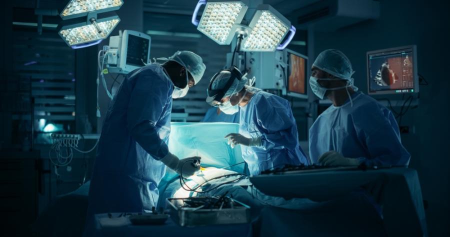 За първи път лекари извършиха коронарен байпас, без да отварят гръдния кош на пациента