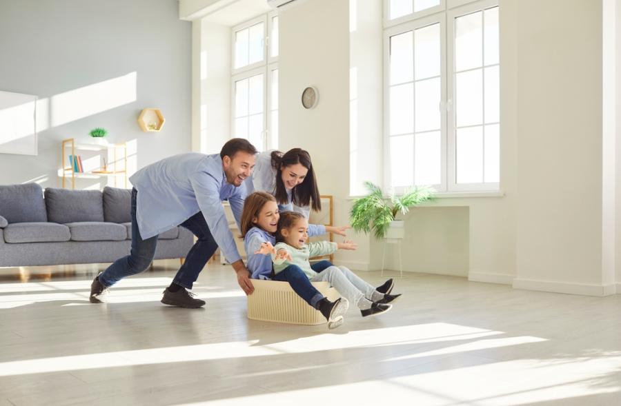 Децата не се интересуват кой плаща сметките, а кой прекарва време с тях