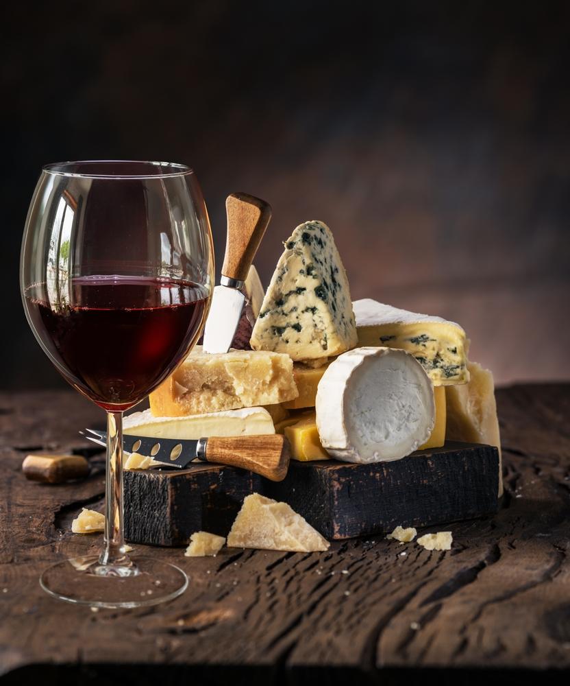 Месец февруари: Любов. сирене. вино