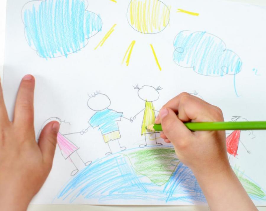 Какво означават цветовете в детските рисунки