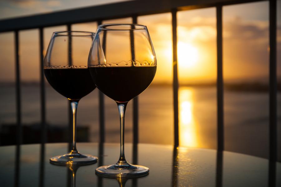 Ето защо изкушението да пием алкохол е най-силно вечер