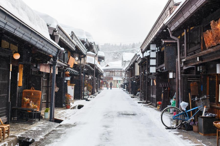 Град в Япония планира да произвежда електричество от сняг