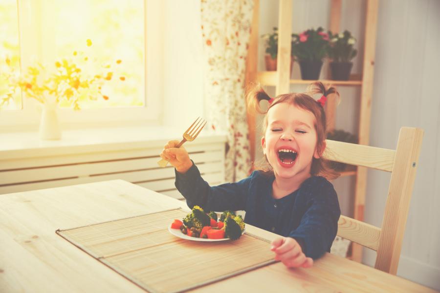 Как да научим децата да се хранят здравословно?