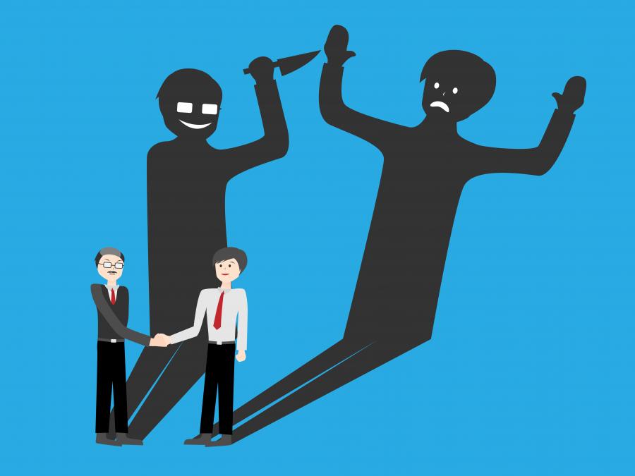 Най-тежко е да ти забият нож в гърба