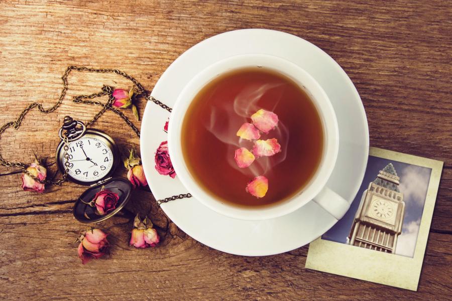 Британският 5 o'clock, в който чаят и кейкът си подават ръце