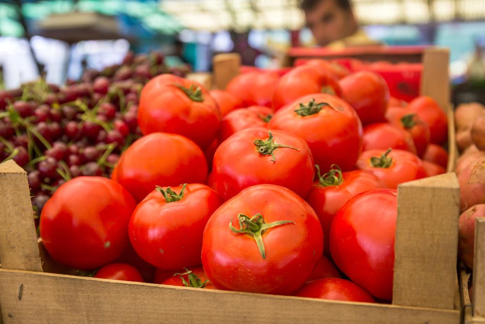 Виц: Колко пари са доматите?