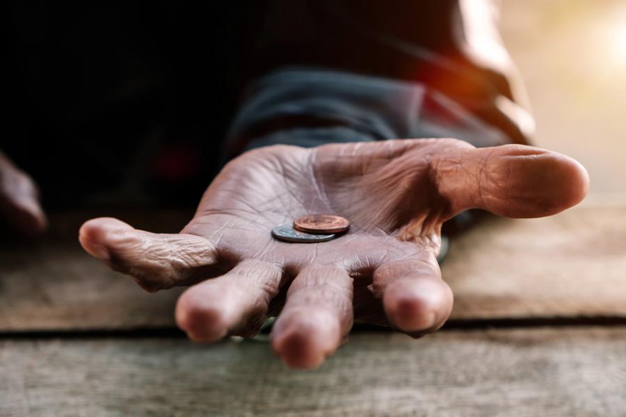 Мъжете от бедни семейства - по-вероятно да останат самотни