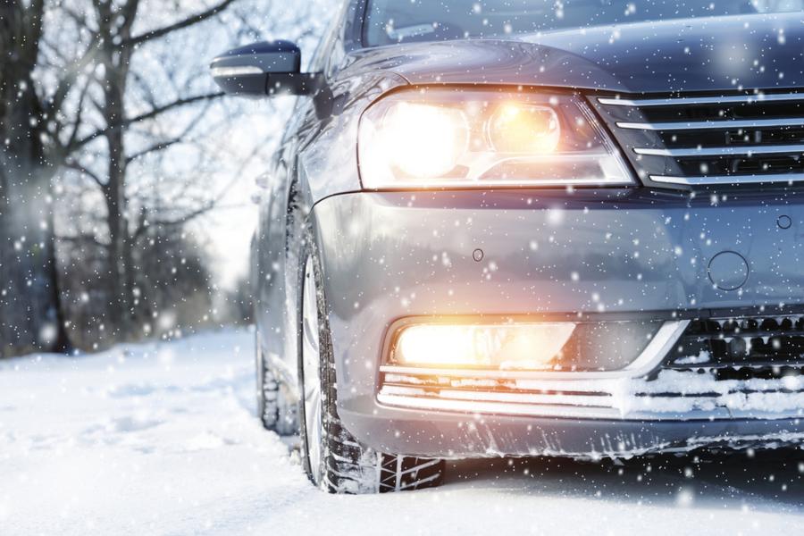 Внимание: 3 неща, които НИКОГА не бива да оставяте в колата при студено време