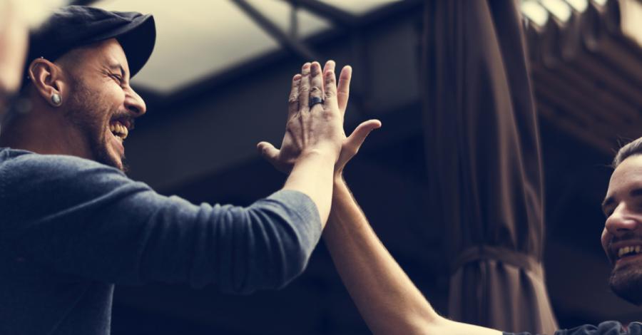 12 неща, които хората преценяват за секунди при първа среща с вас