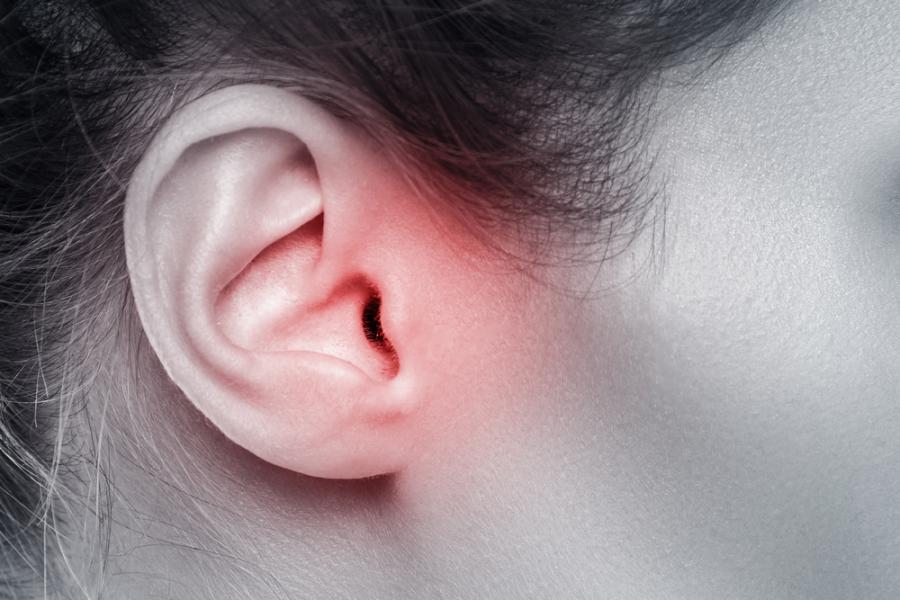 Как да лекуваме болка в ушите с домашни средства