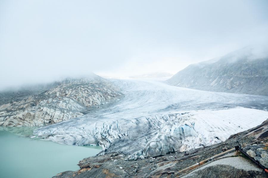 Очертава се поредна лоша година за швейцарските ледници, предупреди учен