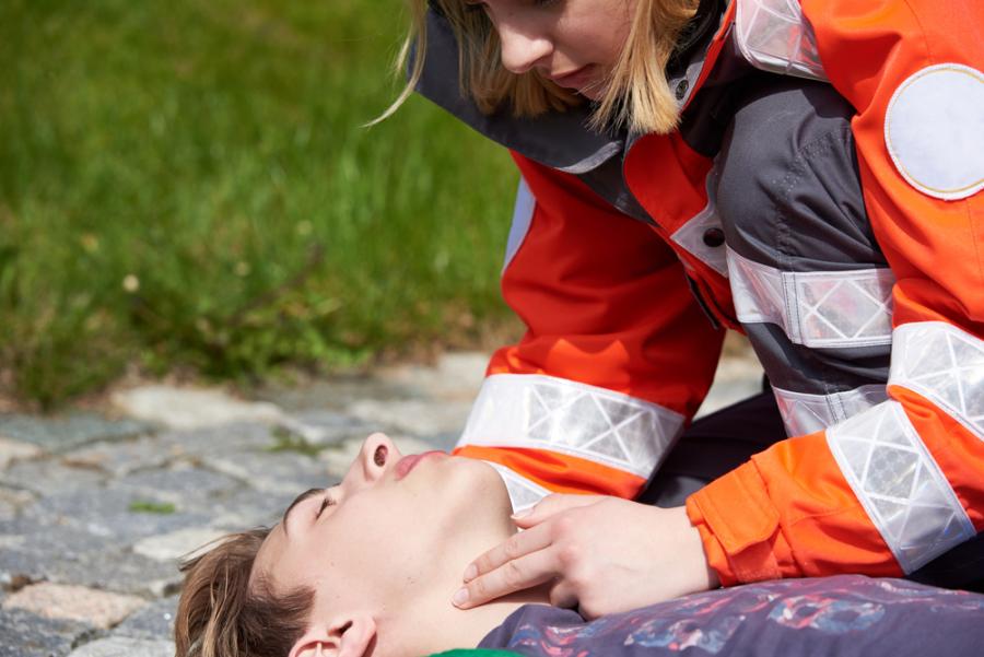 9 опасни грешки, които хората допускат, когато оказват първа помощ