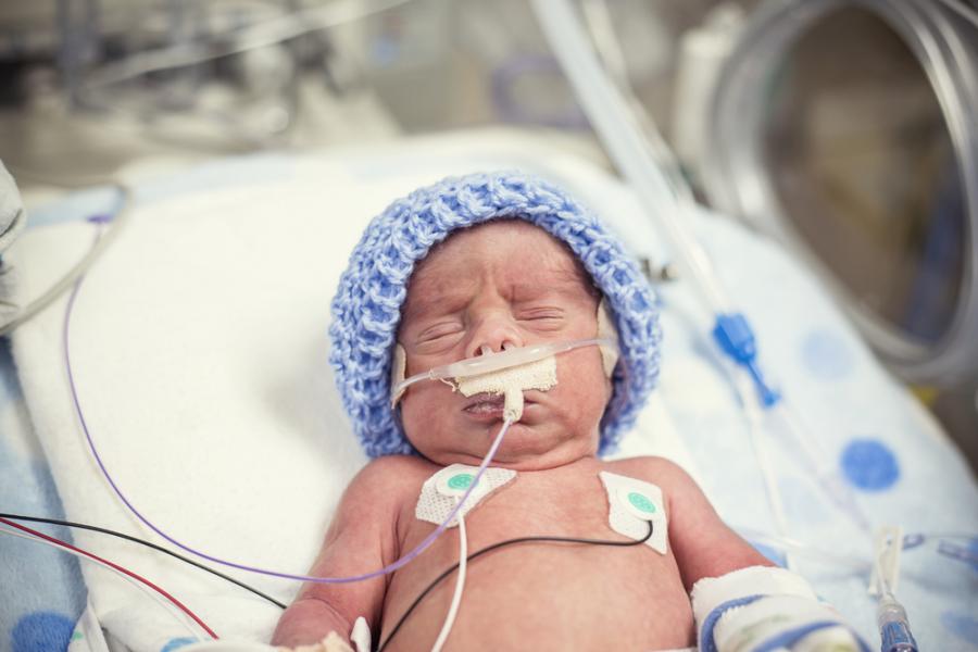 Недоносено бебе с по-малко от 1% шанс за оцеляване… оцеля и разби рекордите на Гинес