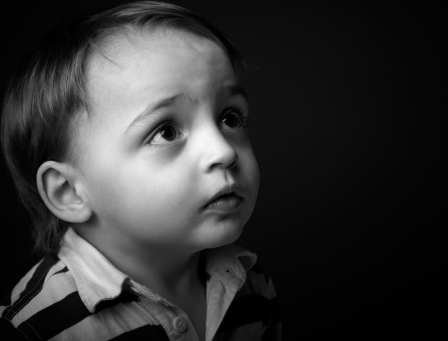 Детето, обкръжено със злоба, се учи да причинява болка