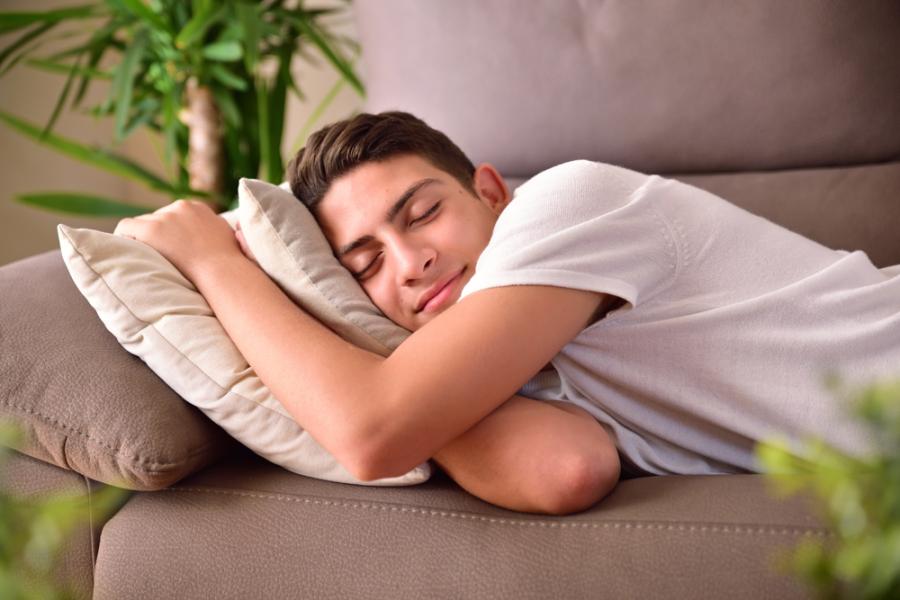 Наваксването на съня през уикендите може да намали риска от депресия при млади хора