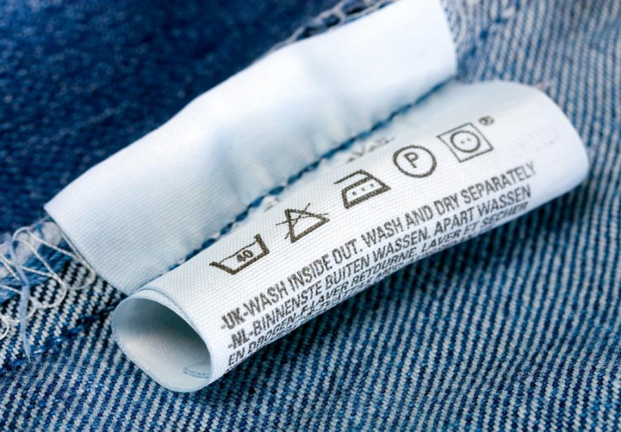 Ето какво означава символите върху етикетите на дрехите ни