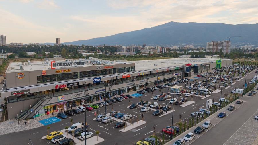 HOLIDAY PARK Красно село отвори врати