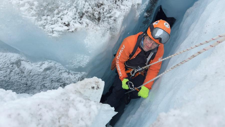  Български учени доказаха способността на Антарктика да пази леда си от Слънцето