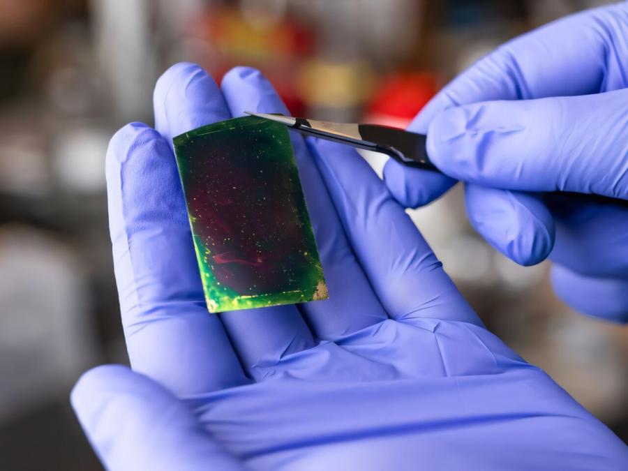 Инженери разработват тънко покритие, което прави ИИ чиповете по-бързи и по-енергийно ефективни