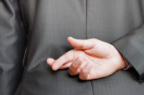 Защо кръстосването на пръстите може да притъпи физическата болка?