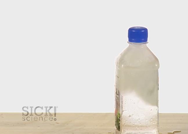 Един охлаждащ експеримент за лятната жега - вода замръзва за секунда