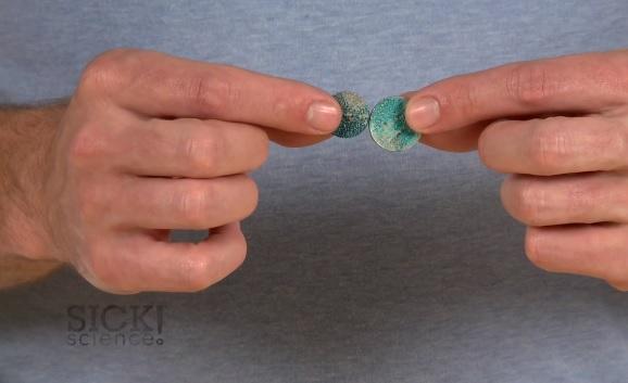 Експеримент у дома: цветни монети