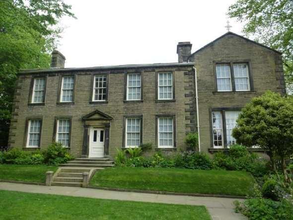 Домът на сестрите Бронте или дамски реквием за неподчинението