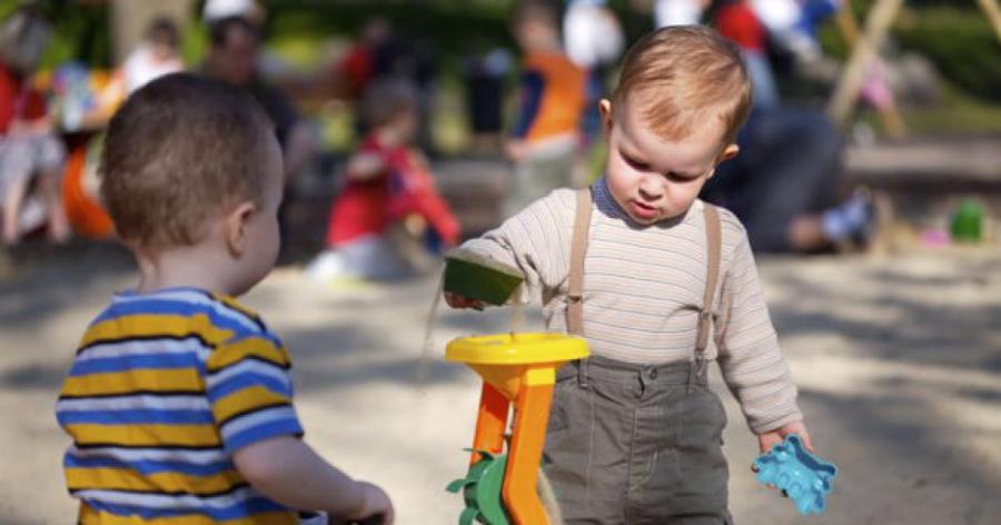 Защо се раждат повече момчета, отколкото момичета?