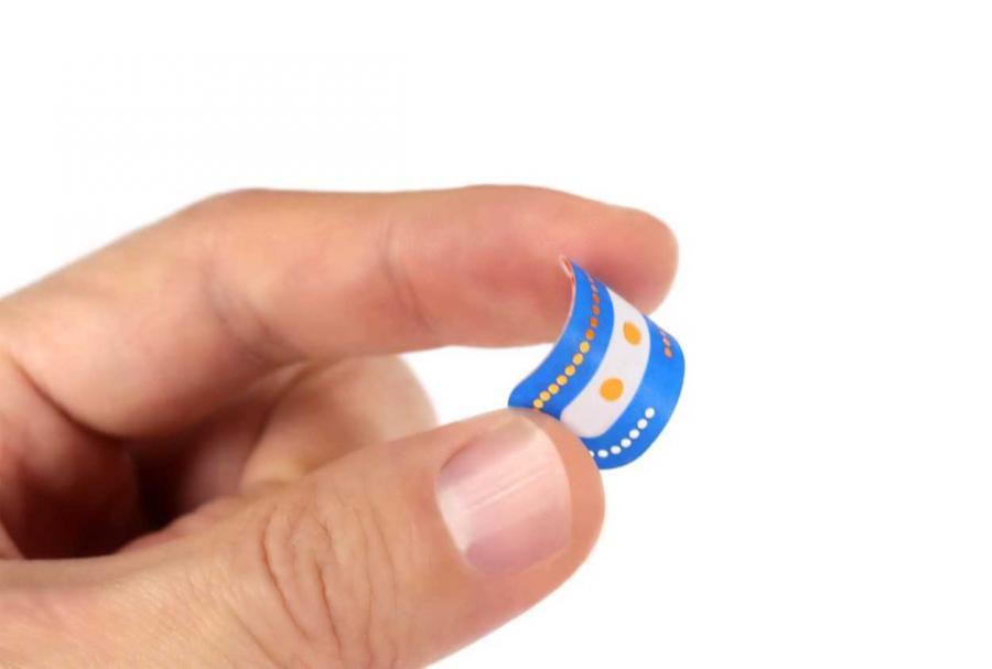 Представиха първия в света носим микрофлуиден сензор за измерване на pH нивата на кожата