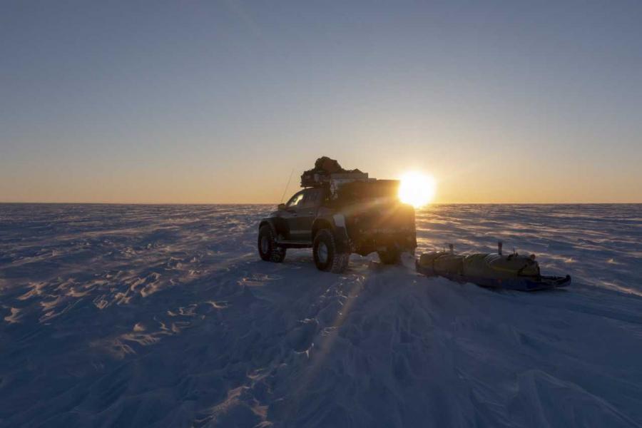Повелителите на екстремните условия в Гренландия – преминаване през глетчера с Nokian Hakkapeliitta